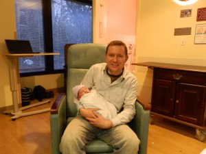 15.37  |  2 January  Dustin holds Colin for the first time.